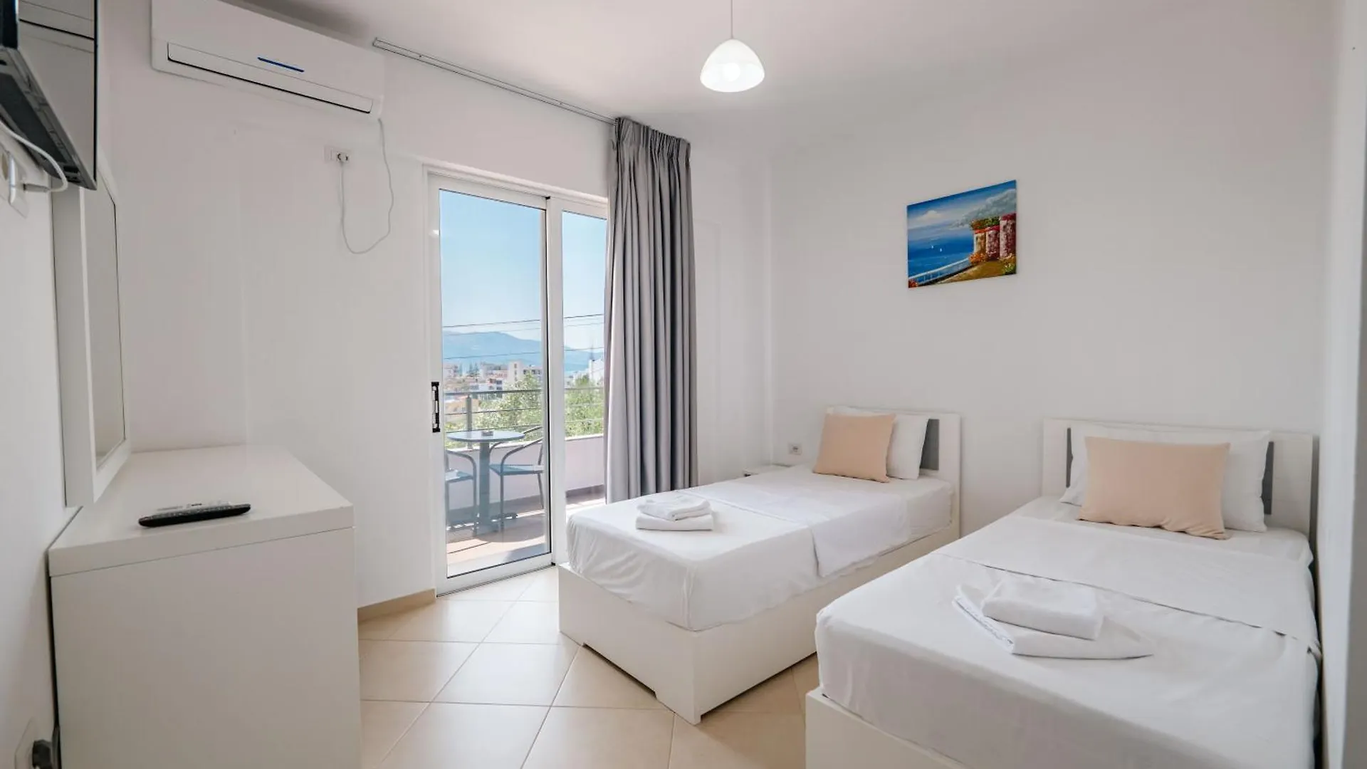 Sunshine Hotel Ksamil 3*,  Albania