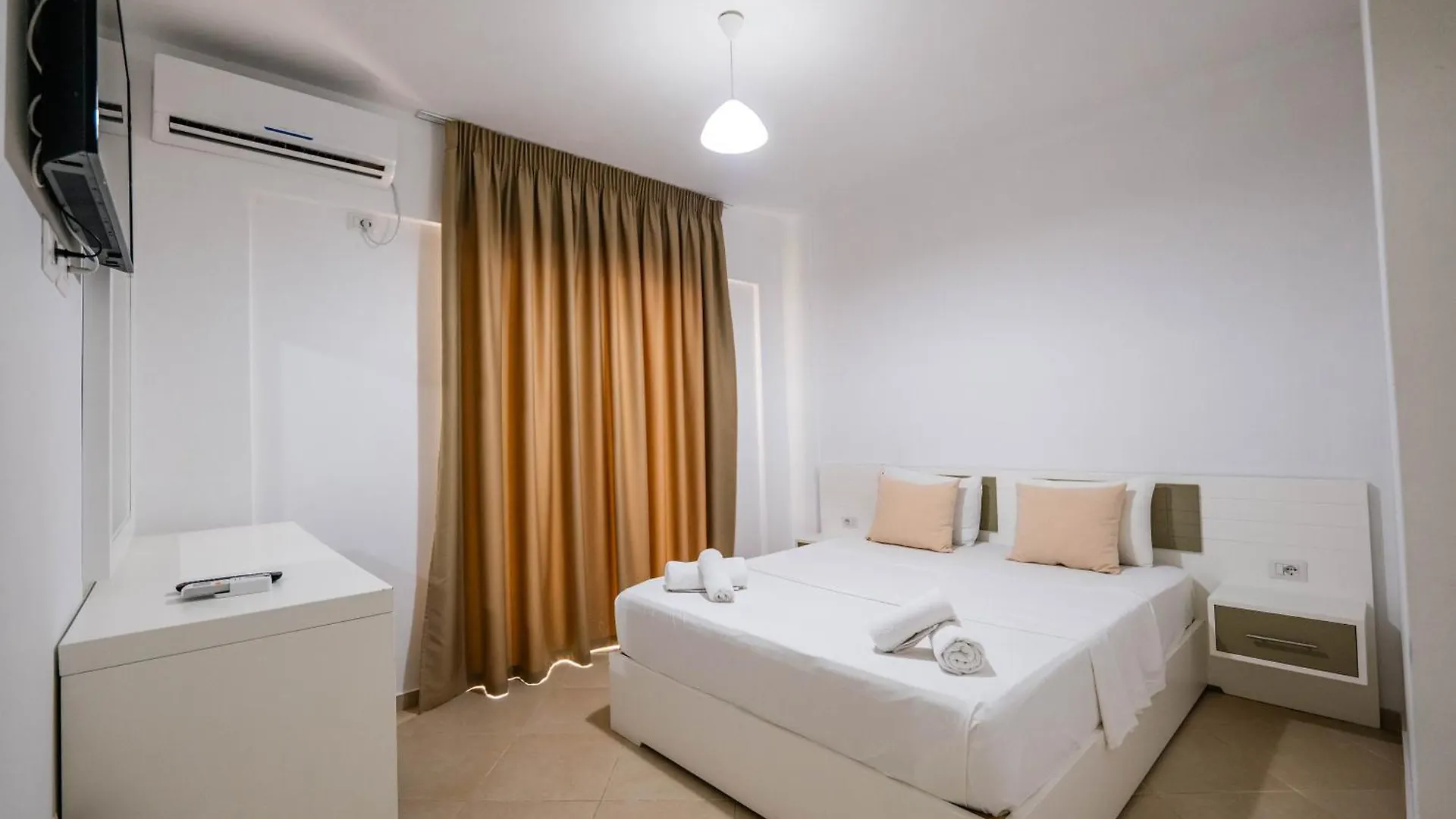 Sunshine Hotel Ksamil 3*,